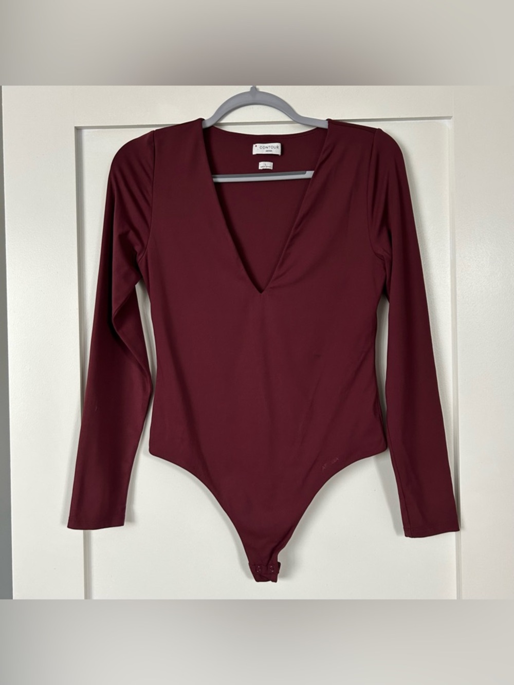 Aritzia Babaton Contour V-Neck Longsleeve Bodysuit Red/Burgundy Size Large